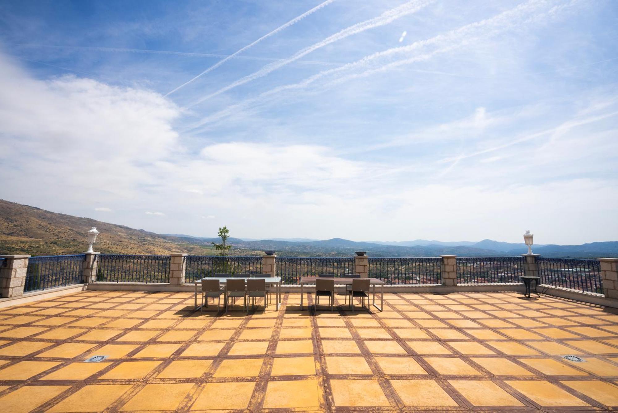 Villa Mansion Con Jacuzzi A 40 Grados, Gran Piscina Y Padel El Tiemblo Exterior foto