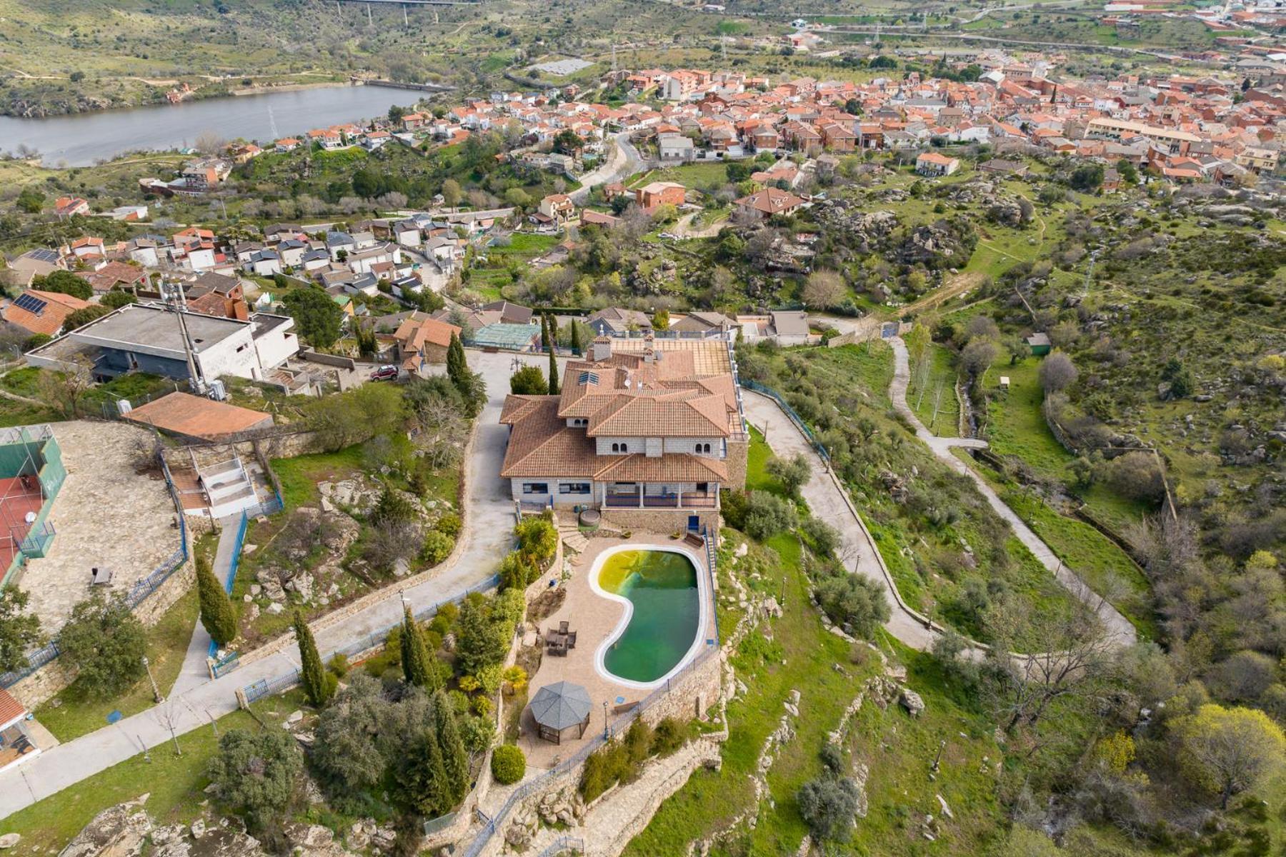 Villa Mansion Con Jacuzzi A 40 Grados, Gran Piscina Y Padel El Tiemblo Exterior foto